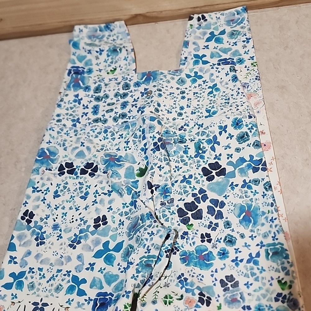 Spiritual Gangster leggings NWOT Size small